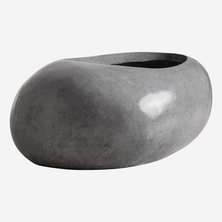 Macetero de terrazo en color gris brillo