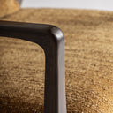 Mecedora de madera de fresno y poliéster en color marrón mate – detalle