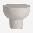 Mesa auxiliar de cemento en color gris 54 x 46 cm