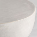 Mesa auxiliar de cemento en color gris 54 x 46 cm – detalle