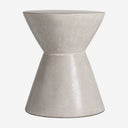 Mesa auxiliar de cemento en color gris de líneas contemporáneas – 48 x 48 x 57 cm