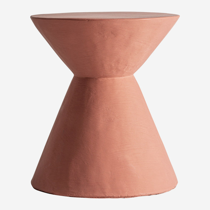 Mesa auxiliar de cemento en color terracota