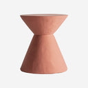Mesa auxiliar de cemento en color terracota
