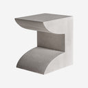 Mesa auxiliar de cemento y MDF en color blanco roto