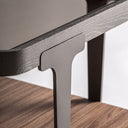 Mesa auxiliar de madera de fresno y cristal en color marrón – Diseño 2 – detalle