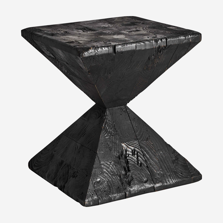 Mesa auxiliar de madera de pino reciclado en color negro
