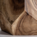 Mesa auxiliar de madera de suar en color marrón 28 x 40 cm – detalle