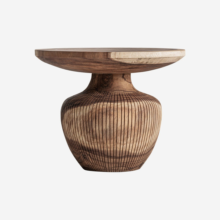 Mesa auxiliar de madera de suar en color marrón 59 x 47 cm