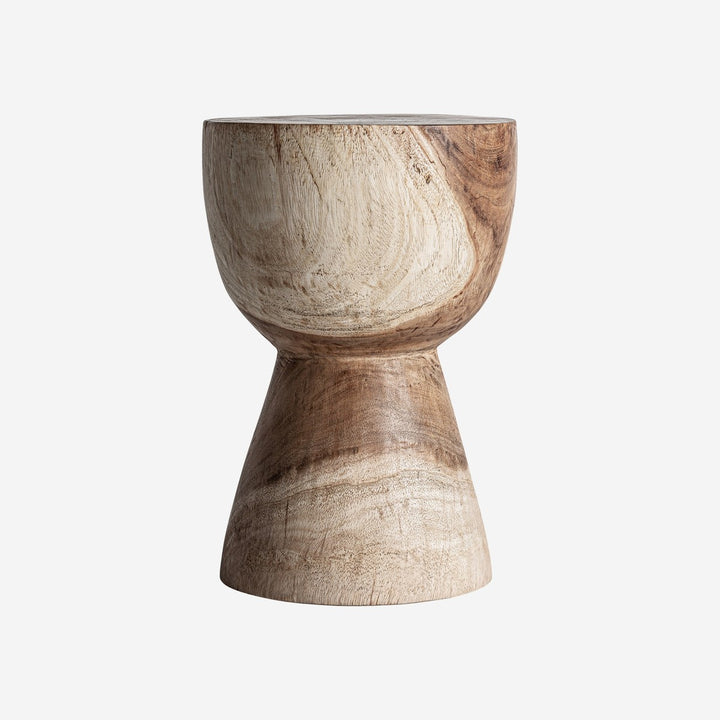 Mesa auxiliar de madera de suar en color marrón de aire étnico 30 x 45 cm
