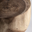 Mesa auxiliar de madera de suar en color marrón de líneas contemporáneas 30 x 45 cm – detalle