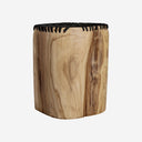 Mesa auxiliar de madera de suar en color marrón natural 37 x 43 cm