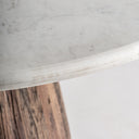 Mesa auxiliar de madera recuperada y mármol en color marrón envejecido – detalle
