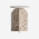 Mesa auxiliar de mármol en color beige satinado