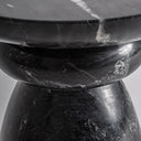 Mesa auxiliar de mármol en color negro – detalle