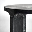 Mesa auxiliar de mármol en color negro mate 35 x 47 cm – detalle