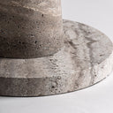 Mesa auxiliar de mármol y hierro en tonos neutros 60 x 61 cm – detalle