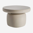 Mesa auxiliar de MDF y fibra de vidrio en color crema