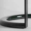 Mesa auxiliar de MDF y hierro en color verde lacado – detalle