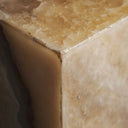 Mesa auxiliar de ónix en color marfil – detalle