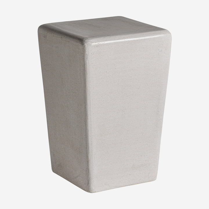 Mesa auxiliar de piedra en color blanco