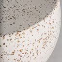 Mesa auxiliar de terrazo en color blanco 38 x 45 cm – detalle