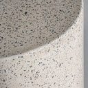 Mesa auxiliar de terrazo en color blanco 40 x 50 cm – detalle