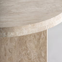 Mesa auxiliar de travertino en color beige 50 x 55 cm – detalle