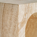 Mesa auxiliar de travertino en color marrón claro – detalle