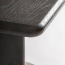 Mesa auxiliar de travertino y madera de fresno en color gris – detalle