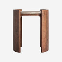 Mesa auxiliar de travertino y madera de mango en color beige mate 50 x 46 x 56 cm