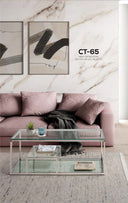 Mesa de centro rectangular de cristal plateada, 45 cm de alto en ambiente decorado
