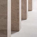 Mesa consola de travertino en color beige 150 x 35 x 80 cm – detalle