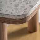 Mesa de bar de terrazo y acero inoxidable en color blanco – detalle