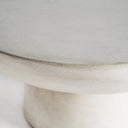 Mesa de centro de cemento en color gris 70 x 38 cm – detalle