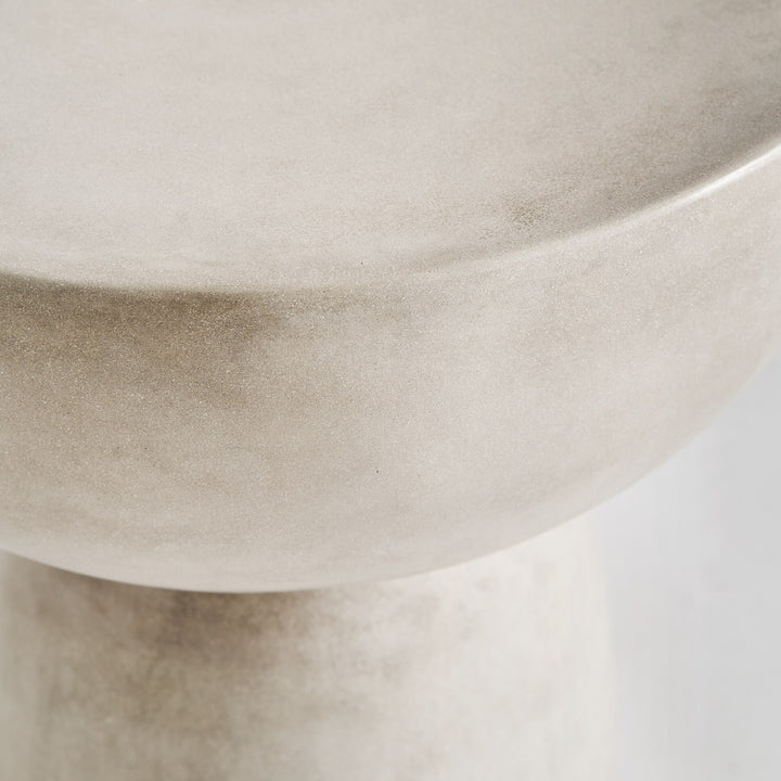 Mesa de centro de gres en color gris 52 x 60 cm – detalle