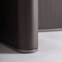 Mesa de centro de madera de fresno y cristal en color negro – detalle