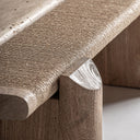 Mesa de centro de madera de mango y mármol en color marrón – detalle