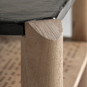 Mesa de centro de madera de mango y vidrio en color marrón 90 x 41 cm – detalle
