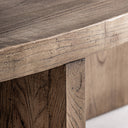 Mesa de centro de madera de olmo en color marrón – detalle