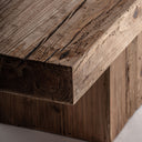Mesa de centro de madera de pino reciclado en color marrón envejecido – detalle