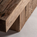 Mesa de centro de madera de pino reciclado en color marrón envejecido – detalle