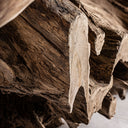 Mesa de centro de madera de suar en color marrón envejecido – detalle