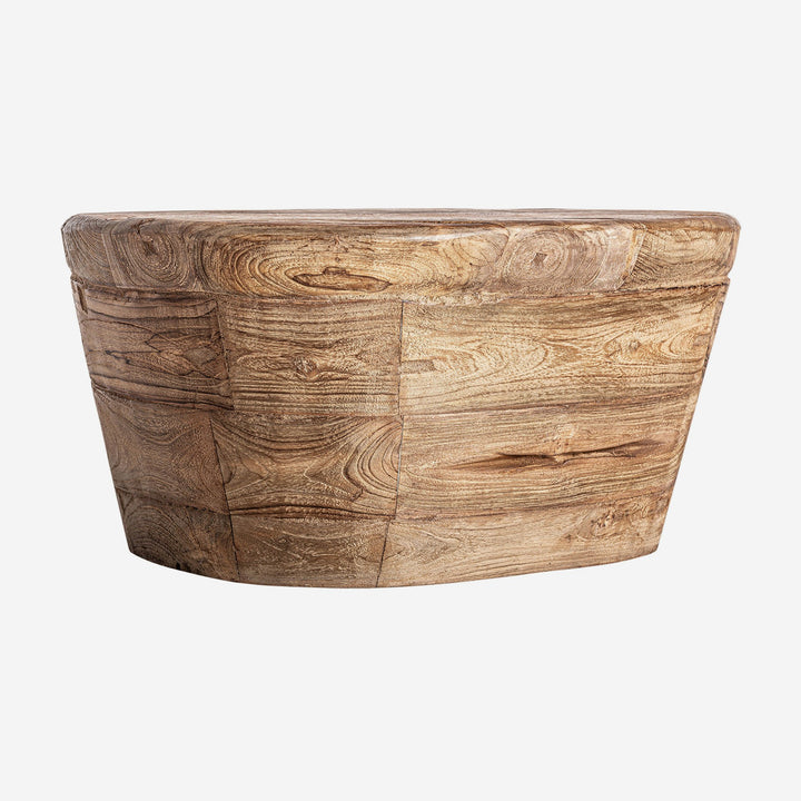 Mesa de centro de madera de teca en color marrón de líneas contemporáneas