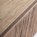 Mesa de centro de madera recuperada y travertino en color marrón envejecido – detalle