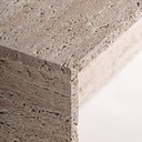 Mesa de centro de travertino en color beige mate – detalle