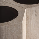 Mesa de centro de travertino y cristal en color marrón claro – detalle