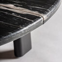 Mesa de centro en color negro 100 x 34 cm – Mármol y madera de roble – detalle