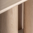 Mesa de comedor de chapa de roble y madera contrachapada en color beige – detalle