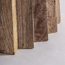 Mesa de comedor de líneas contemporáneas – detalle