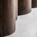 Mesa de comedor de madera de acacia en color marrón natural – detalle